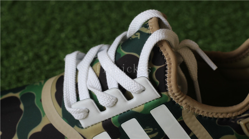 Top BAPE x Adidas NMD BAPE camo R1